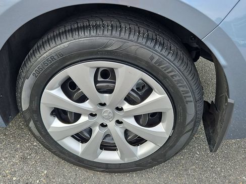 Used 2025 Toyota Corolla LE w/ Convenience Package FWD image 30