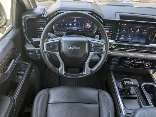 Used 2024 Chevrolet Silverado 1500 LT Trail Boss w/ Convenience Package II AWD/4WD image 32