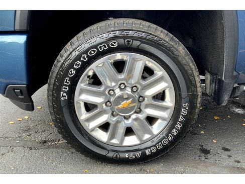 Used 2025 Chevrolet Silverado 3500 High Country w/ Technology Package image 9