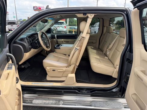 Used 2011 Chevrolet Silverado 1500 LT w/ All-Star Edition AWD/4WD image 5