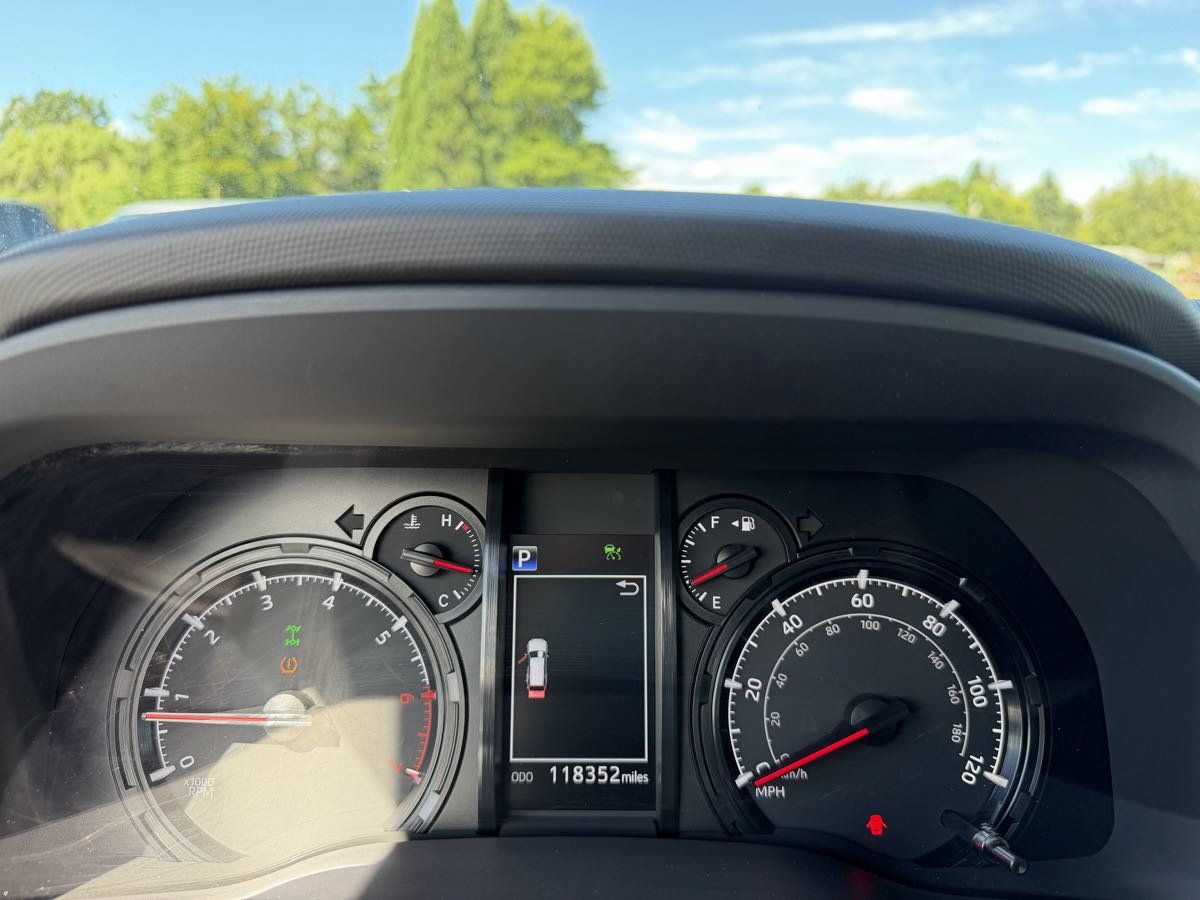 Used 2020 Toyota 4Runner SR5 AWD/4WD image 16