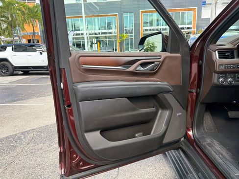 Used 2022 GMC Yukon XL Denali w/ Max Trailering Package AWD/4WD image 17
