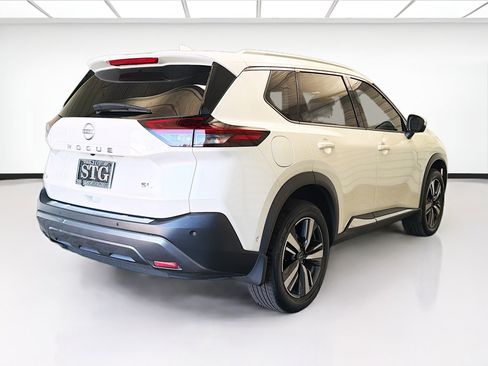Used 2023 Nissan Rogue SL w/ SL Premium Package FWD image 4