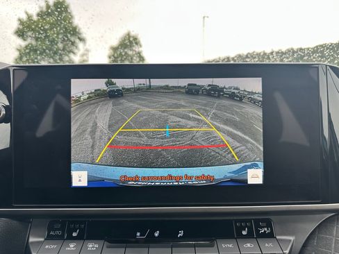 Used 2025 Toyota Camry XLE FWD image 17