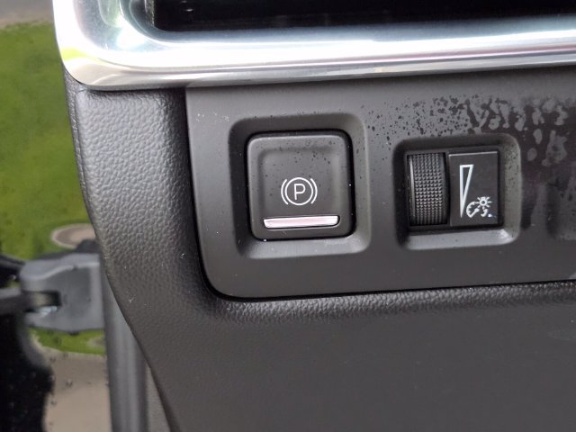 Used 2023 Cadillac XT4 Premium Luxury FWD image 26