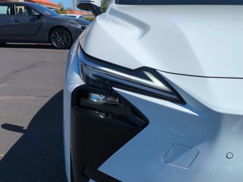 New 2026 Lexus ES 350e FWD image 10