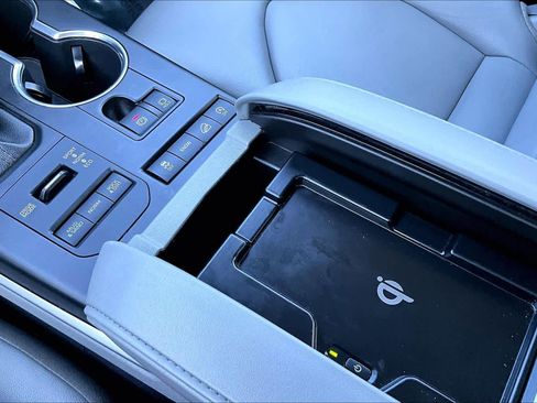 Used 2022 Toyota Highlander XLE image 15