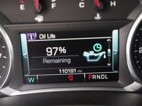 Used 2018 Chevrolet Equinox Premier FWD image 32