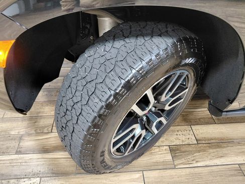 Used 2021 GMC Yukon AT4 w/ AT4 Premium Plus Package image 42