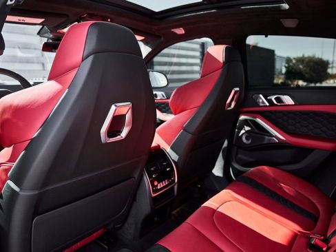 Used 2026 BMW X6 M Competition w/ Executive Package image 40