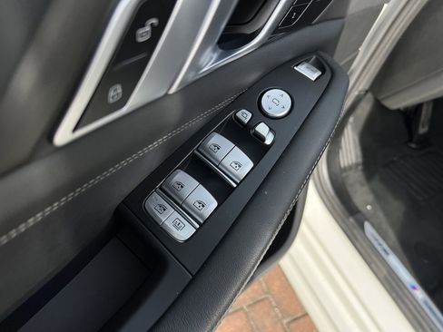 Certified 2025 BMW X7 xDrive40i w/ M Sport Package image 15