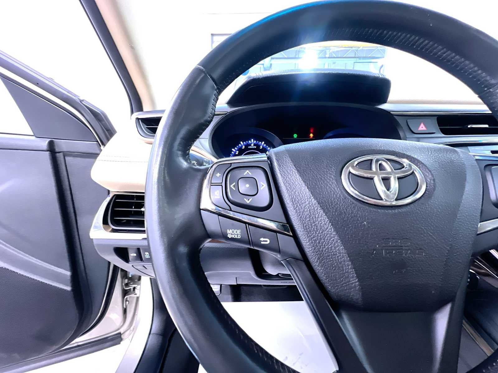 Used 2015 Toyota Avalon Limited w/ Technology Package FWD image 20
