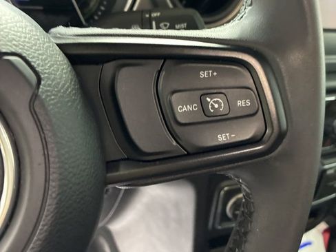 Used 2023 Jeep Wrangler Unlimited image 14