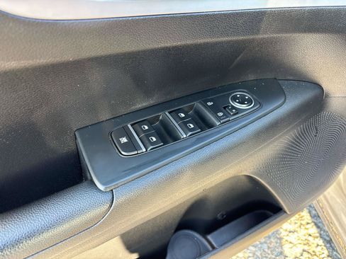 Used 2024 Kia Forte LXS w/ LXS Technology Package FWD image 10