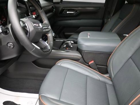 Used 2026 GMC Yukon AT4 w/ AT4 Premium Plus Package AWD/4WD image 13