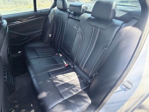 Used 2018 BMW 530e w/ Premium Package 2 RWD image 9
