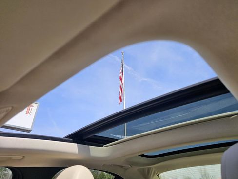 Used 2017 Mercedes-Benz C 300 4MATIC Sedan image 18