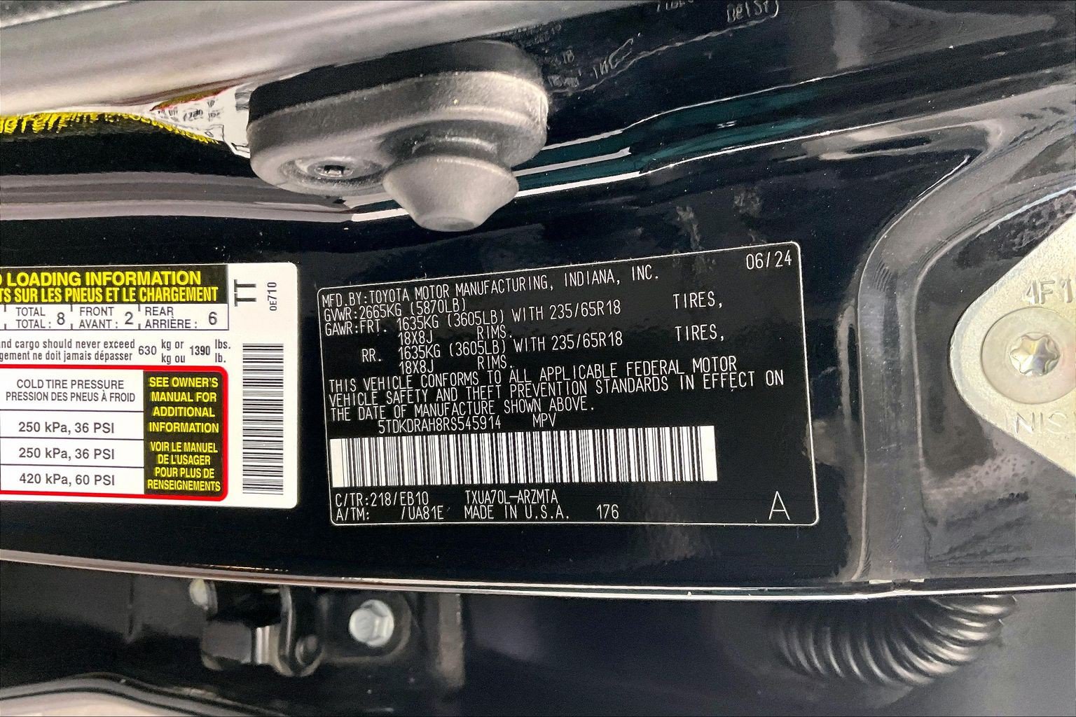 Used 2024 Toyota Highlander XLE FWD image 35