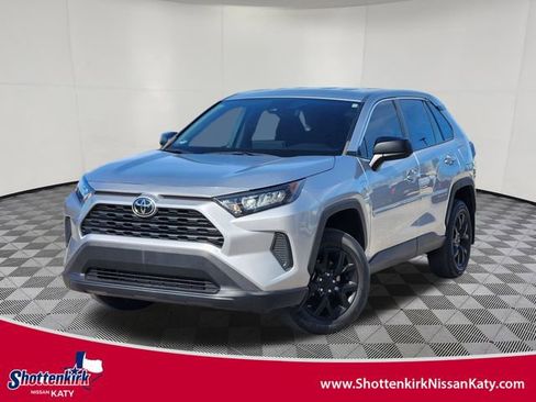 Used 2022 Toyota RAV4 LE FWD image 1
