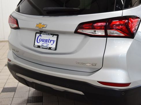Used 2022 Chevrolet Equinox LT FWD image 16