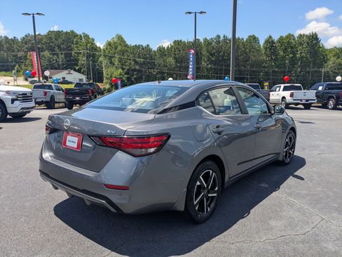 Used 2024 Nissan Sentra SV FWD image 5
