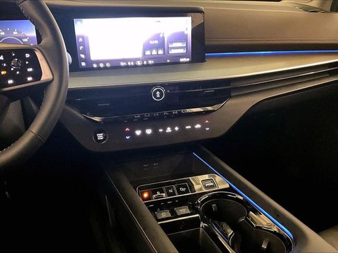 Used 2025 Nissan Murano Platinum w/ Cargo Package image 6