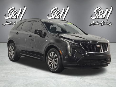 Used 2019 Cadillac XT4 Sport w/ Cold Weather Package FWD image 2