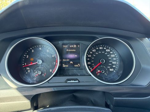 Used 2021 Volkswagen Tiguan SE image 13