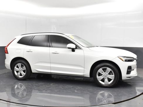 Used 2022 Volvo XC60 B5 Momentum AWD/4WD image 8