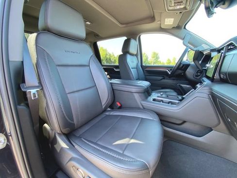 Used 2024 GMC Sierra 2500 Denali w/ Denali Reserve Package AWD/4WD image 29