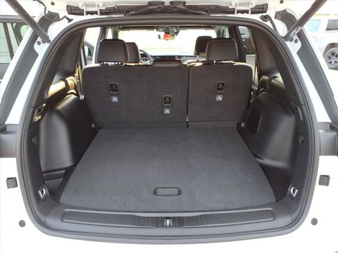 New 2026 Jeep Grand Cherokee Limited image 13