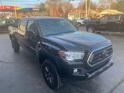 Used 2022 Toyota Tacoma SR5 image 5