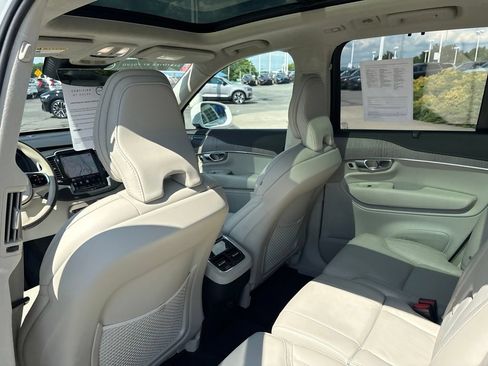Certified 2024 Volvo XC90 B6 Ultimate w/ Lounge Package AWD/4WD image 31
