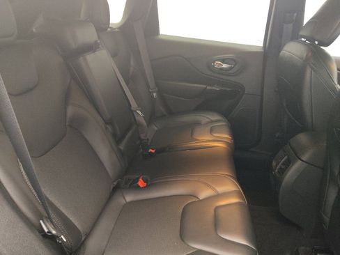 Used 2021 Jeep Cherokee Altitude image 19