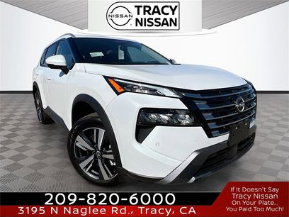 New 2025 Nissan Rogue SL w/ Tech Package