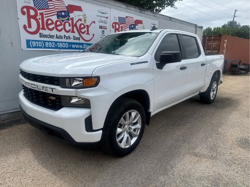 Used 2022 Chevrolet Silverado 1500 Custom w/ Safety Confidence Package AWD/4WD image 5