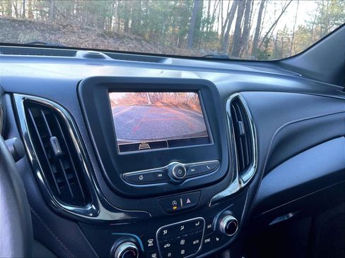 Used 2022 Chevrolet Equinox RS image 19