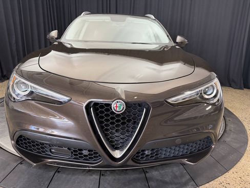 Used 2018 Alfa Romeo Stelvio AWD image 14