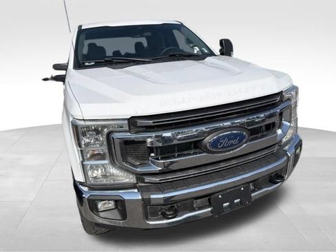 Used 2022 Ford F250 XLT w/ XLT Value Package AWD/4WD image 5