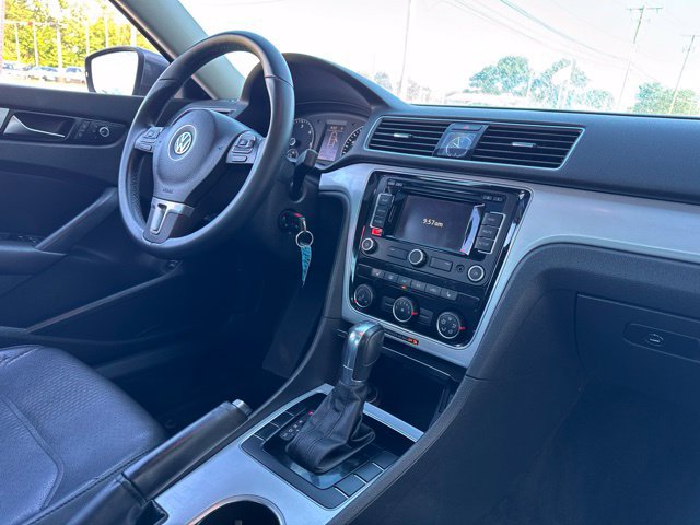 Used 2013 Volkswagen Passat TDI SE FWD image 23