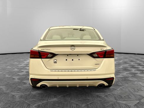 Used 2022 Nissan Altima 2.5 SV w/ SV Premium Package AWD/4WD image 4