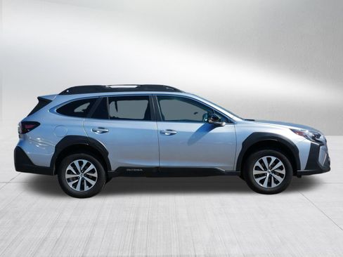 Certified 2025 Subaru Outback Premium AWD/4WD image 8
