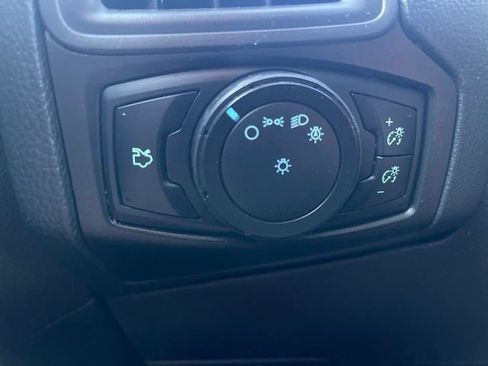 Used 2013 Ford Focus SE FWD image 22