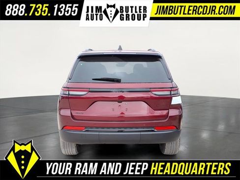 New 2025 Jeep Grand Cherokee Altitude image 4