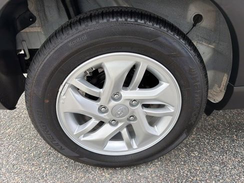 Certified 2025 Hyundai Venue SE image 38