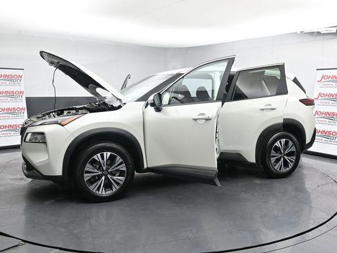 Used 2023 Nissan Rogue SV image 42
