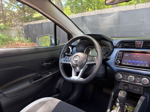 Used 2025 Nissan Versa SV FWD image 32