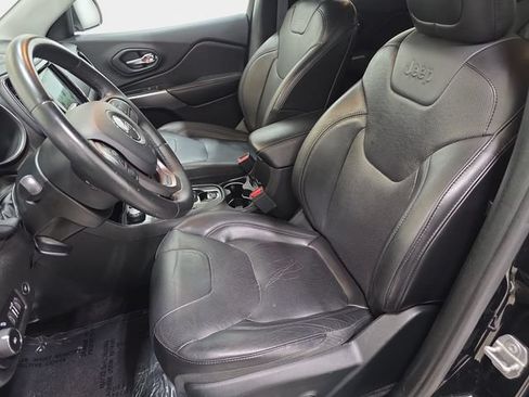 Used 2019 Jeep Cherokee Limited AWD/4WD image 13