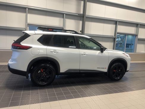Used 2025 Nissan Rogue SV w/ Rock Creek Premium Package AWD/4WD image 4