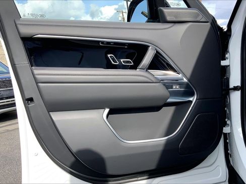 New 2026 Land Rover Range Rover Long Wheelbase SE image 11